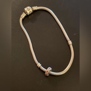 Silver charm that fits Pandora bracelet